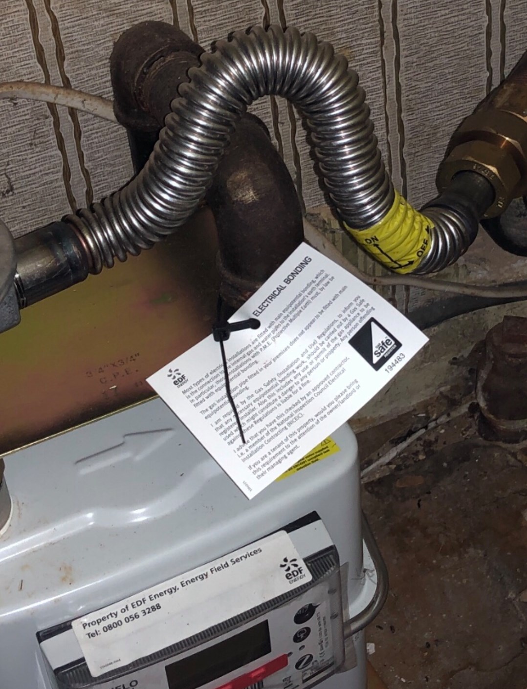 Earth Bonding Warning Cards Left on Gas Meter, Check now? Tack